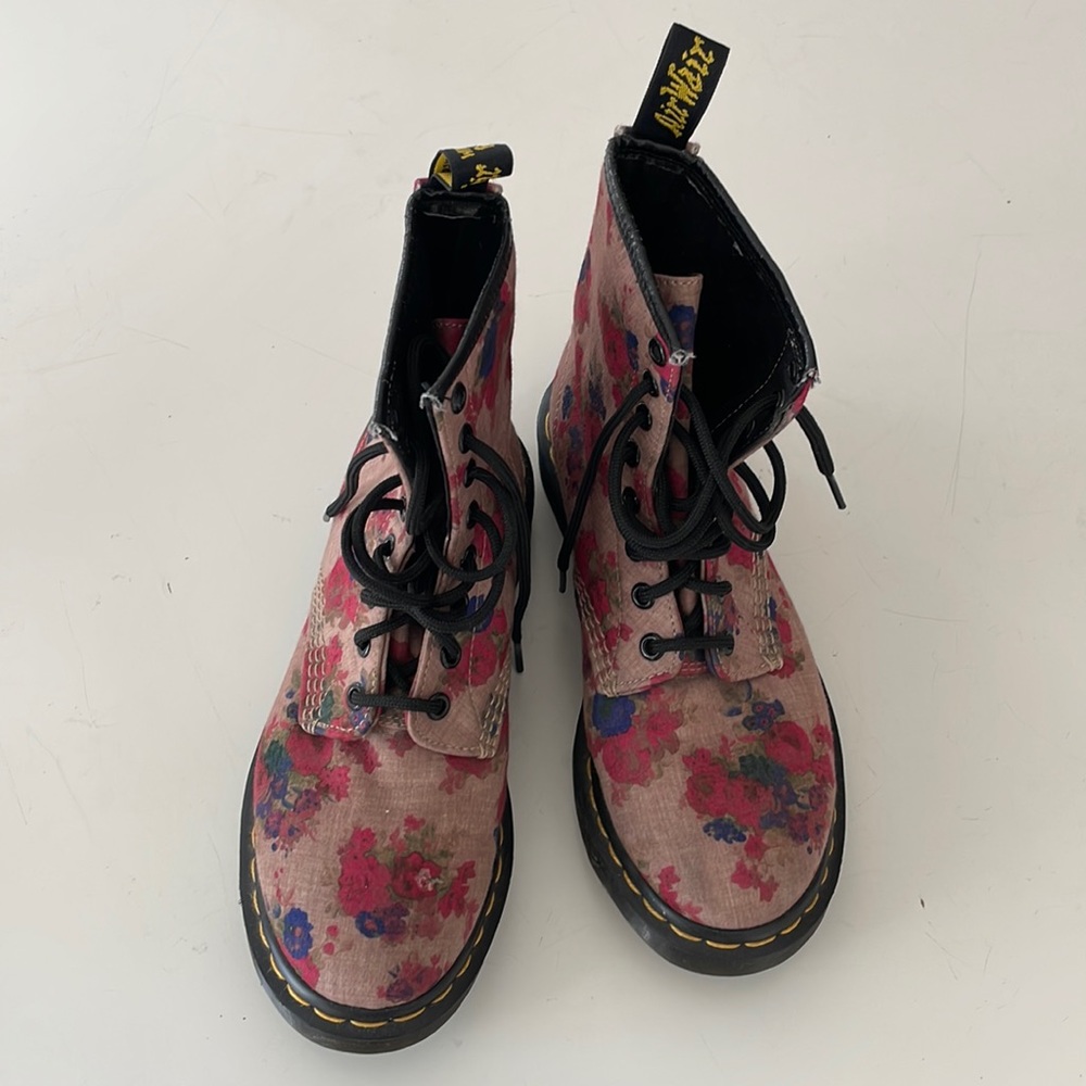 Dr Marten Boots